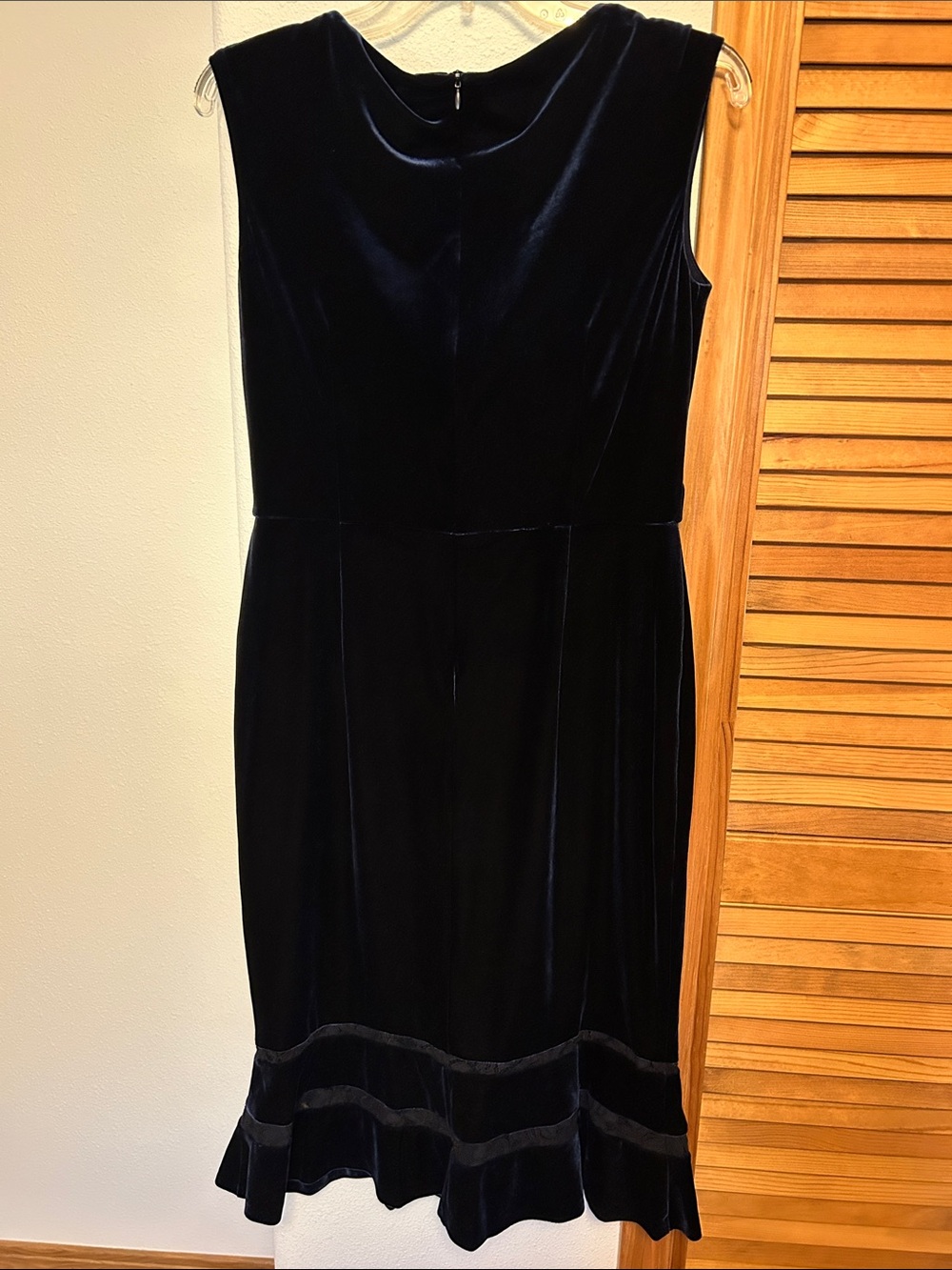 Ralph Lauren Navy Velvet Coctail Dress with Fluted Hem Lace Lined Size 8 NWT - Picture 4 of 12
